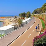 Riviera 2*