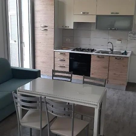 Riviera فندق 2*