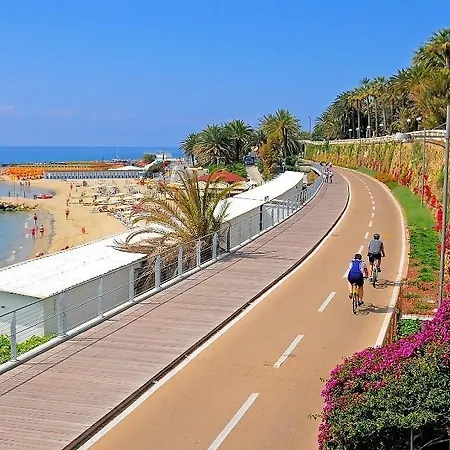 Riviera 2*