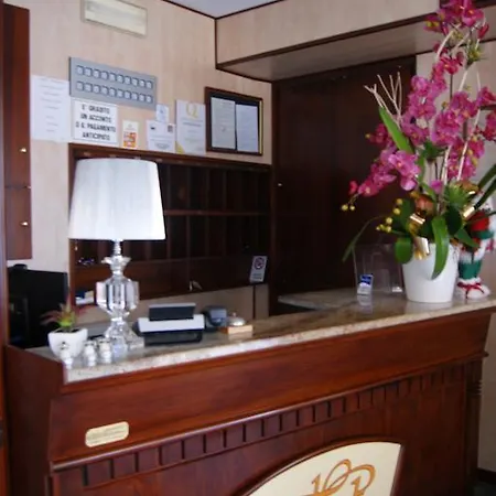 Hotel Riviera 2*