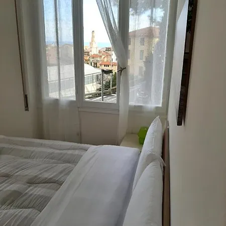 Riviera 2*