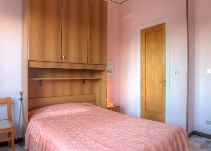 Riviera 2*