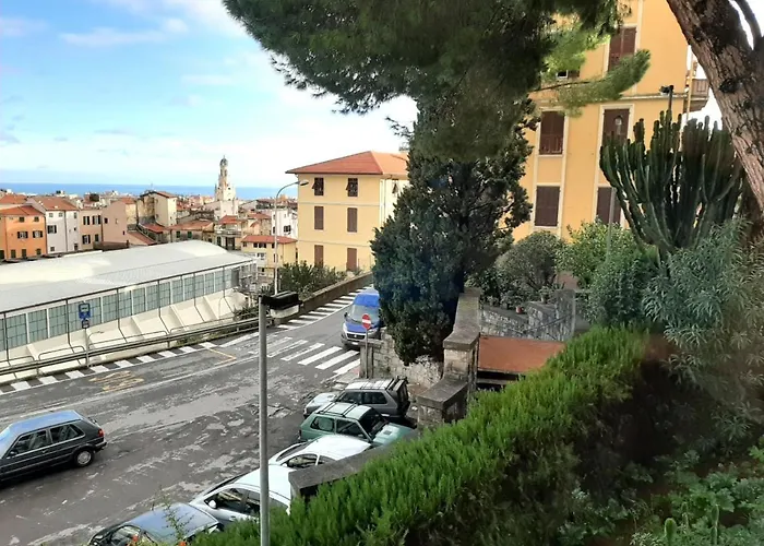 Riviera Hotel 2*